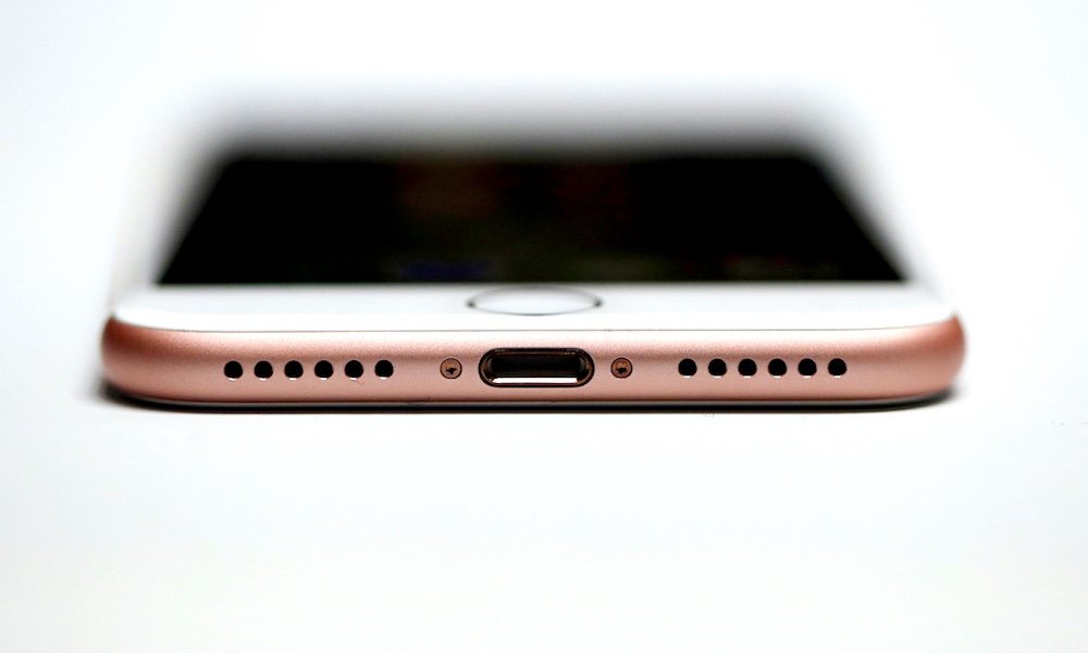 How Apple Showed 'Courage' By Removing the 3.5mm Headphone Jack
