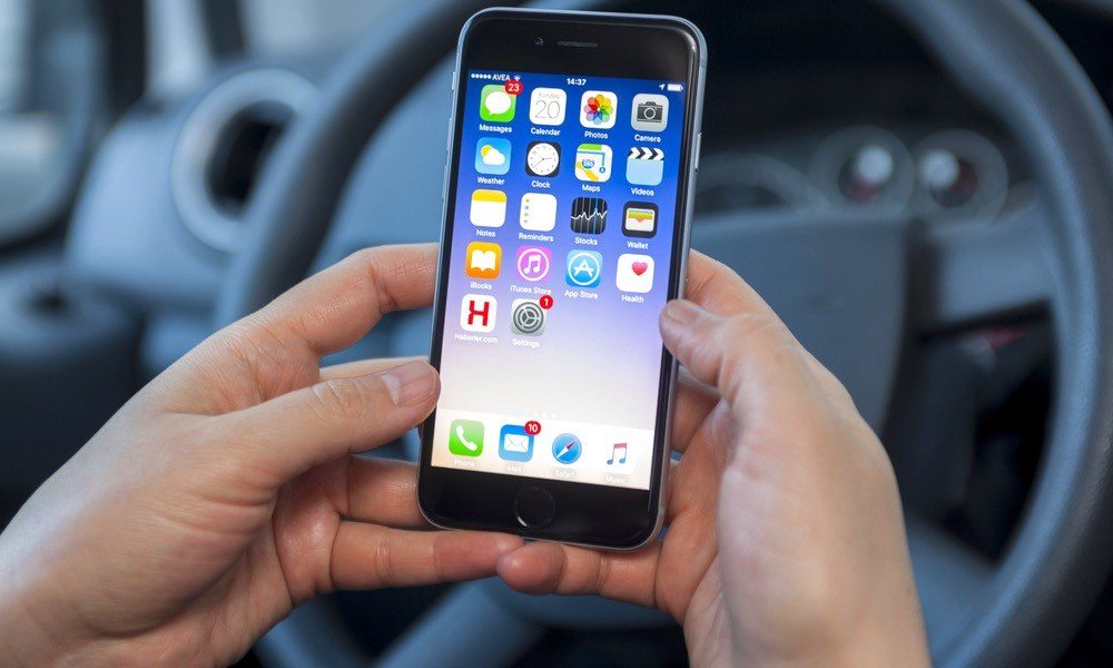 New California Law Aggressively Curbs Smartphone Use While Driving