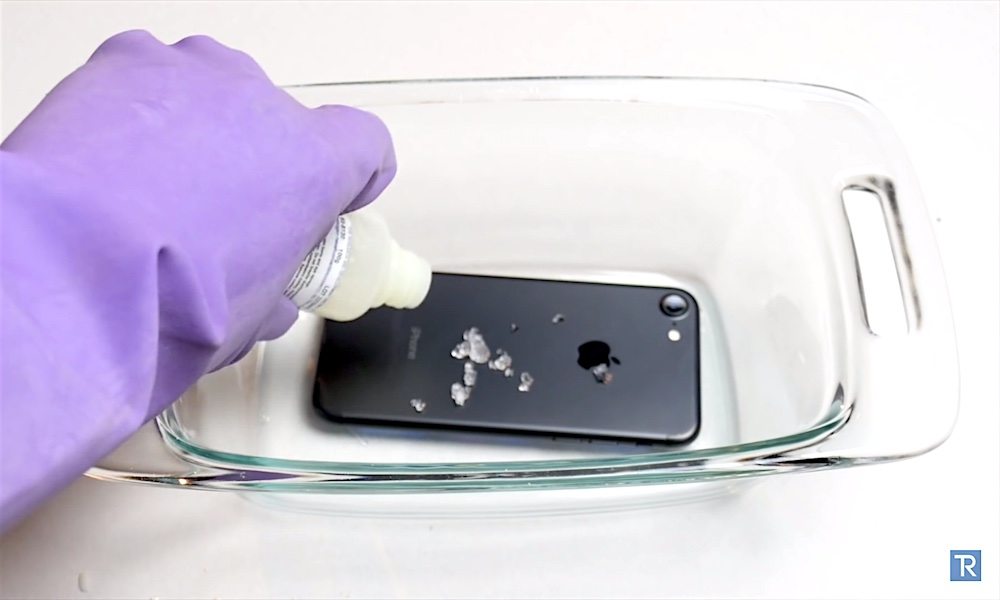 Can the iPhone 7 Survive 24 Hours in the Worldâ€™s Strongest Acid?