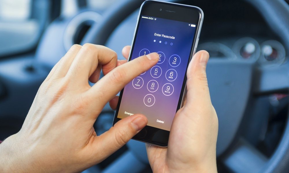Lawsuit Demands Apple Cease Selling iPhones Until Texting While Driving Lock-out Is Implemented