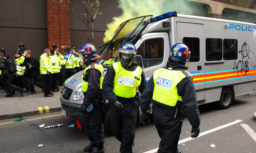 Twitter-Riots-London-2011
