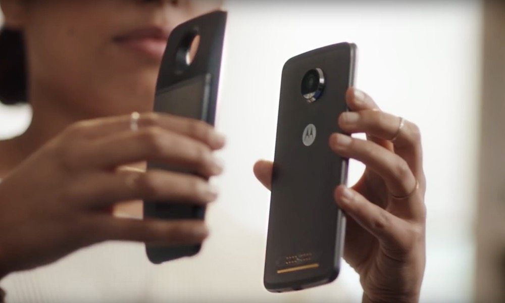 Motorola Laughably Tries to Take on iPhone X, Galaxy Note in New Ad