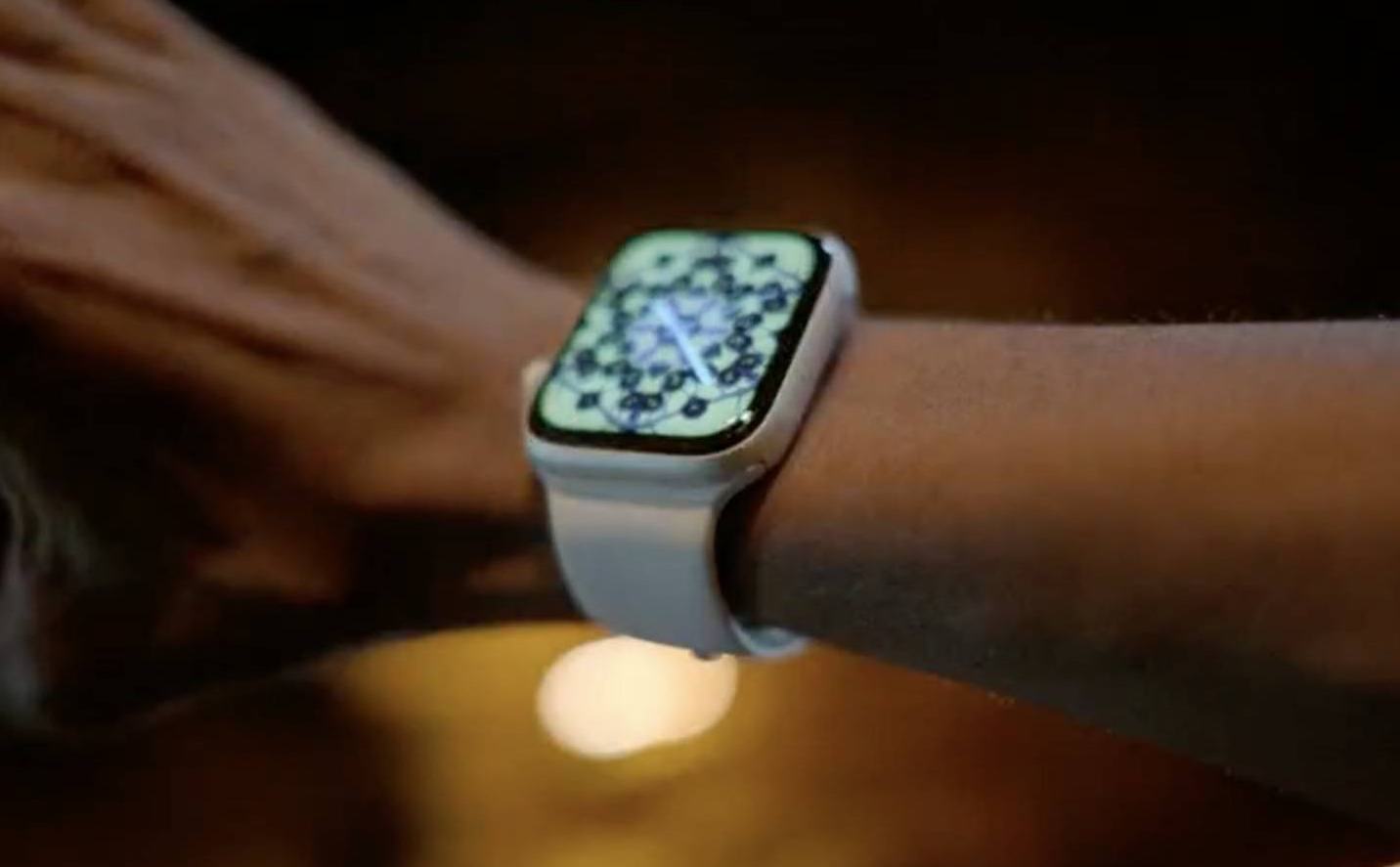 Apple Watch Series 4 Wearing