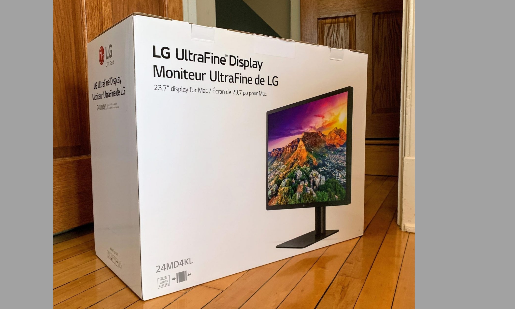 LG 23.7 Inch UltraFine Display in Box (via TidBits)