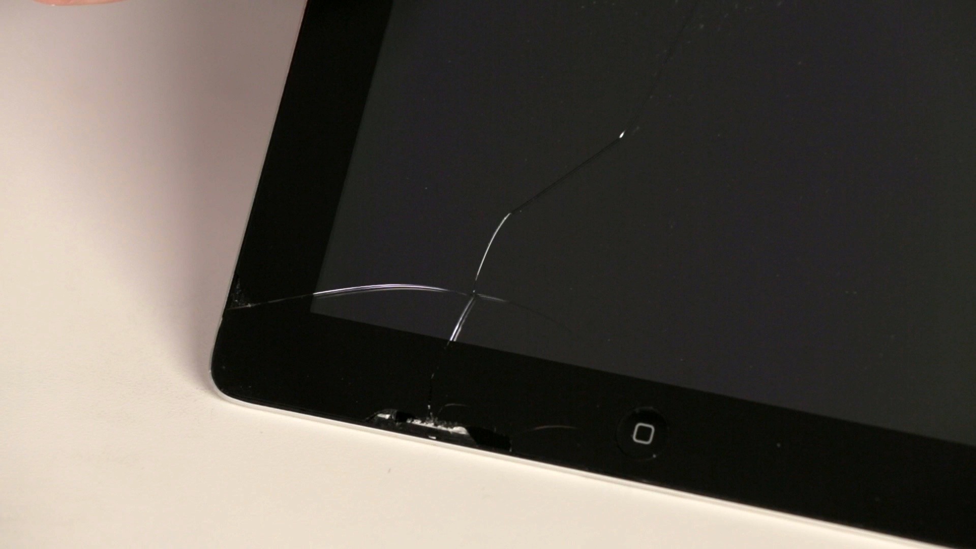 How To Fix A Cracked iPhone Or iPad Screen