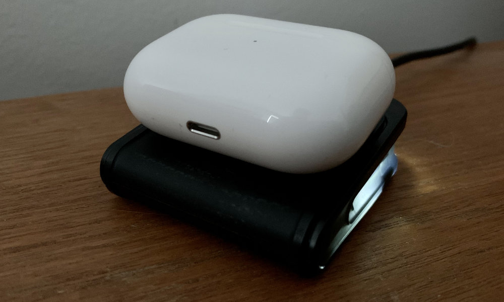 AirPods Pro on mophie charge stream mini