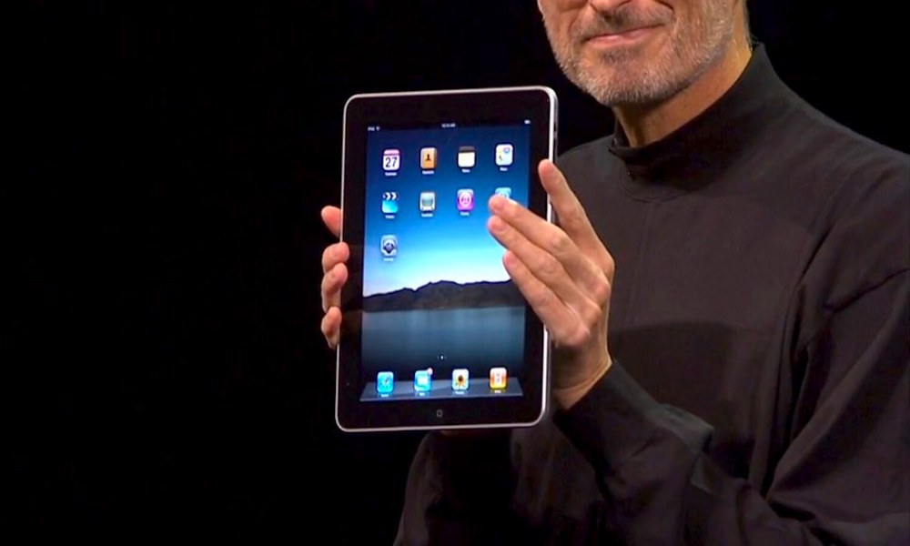 First iPad Steve Jobs 2010