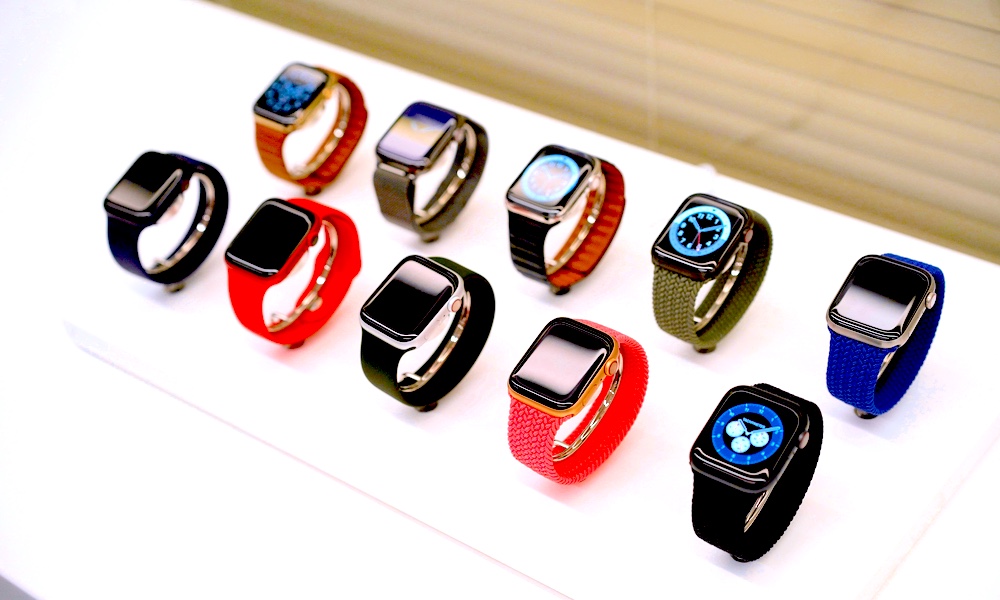 Apple Watch Series 6 in Apple Store