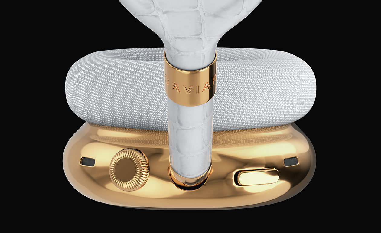AirPods Max in Gold