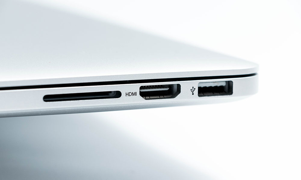 MacBook Pro ports SD HDMI USB