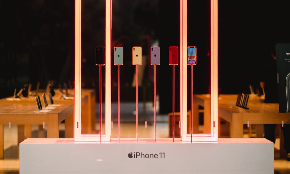iPhone 11 Display at Apple Store