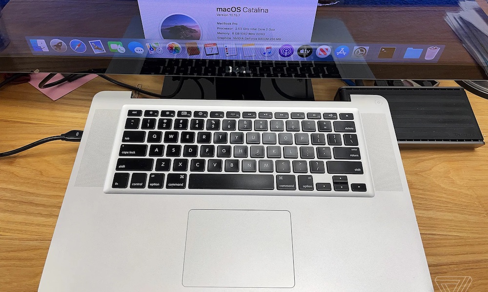 MacBook With No Display Connected to Monitor